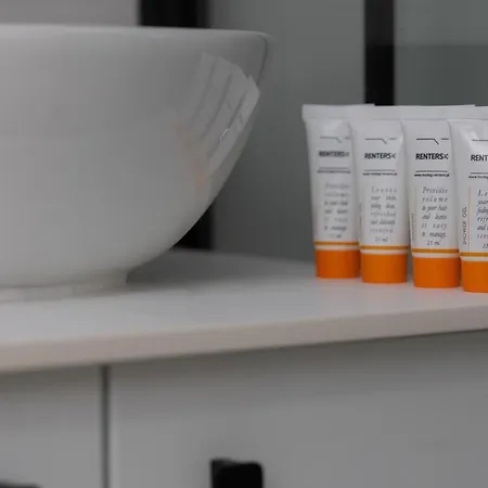 Art Deco Old Town By Renters *