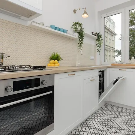 Art Deco Old Town By Renters *