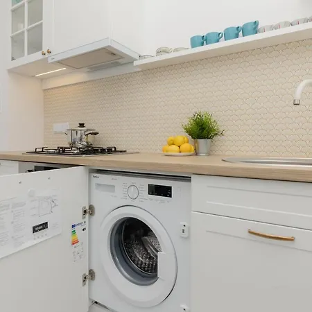 Art Deco Old Town By Renters 아파트 *